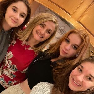 Meet your Posher, Roula